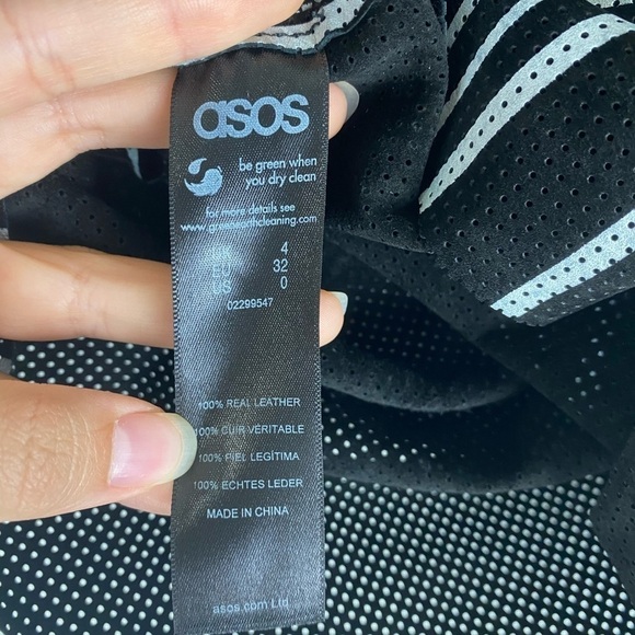 ASOS Black and White Striped Crop Top Leather Sleeveless Size 0 - Picture 7 of 7